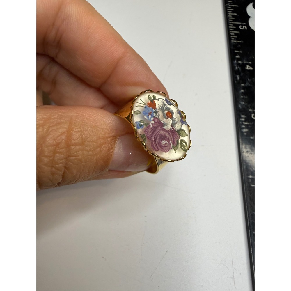 Gold Tone Floral Cabochon Adjustable Hammered Band Cocktail Ring Size 7